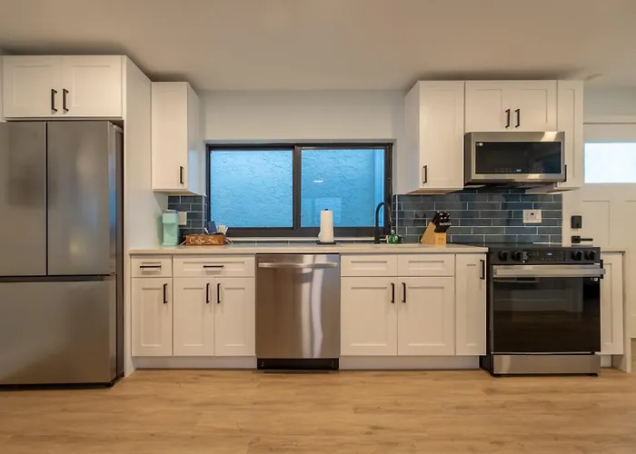 Three Tides Vacation Apartment *