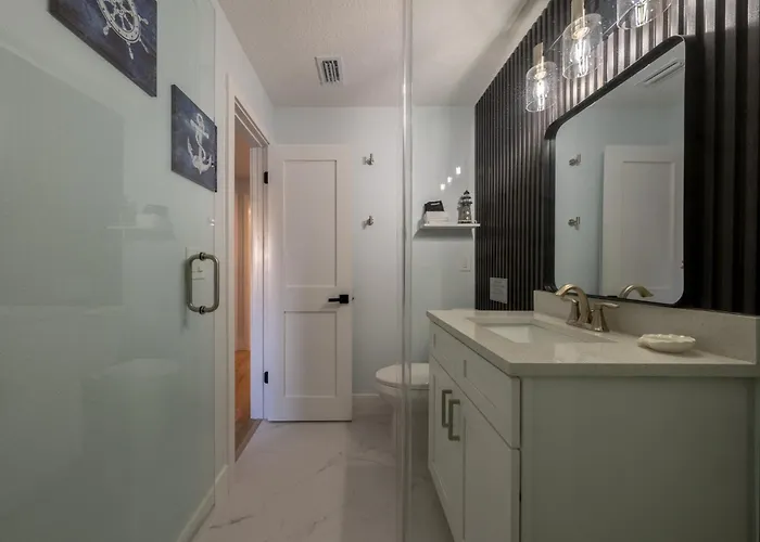 Three Tides Vacation Apartment *