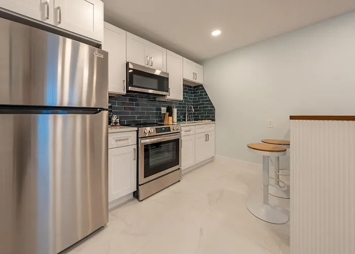Three Tides Vacation Apartment