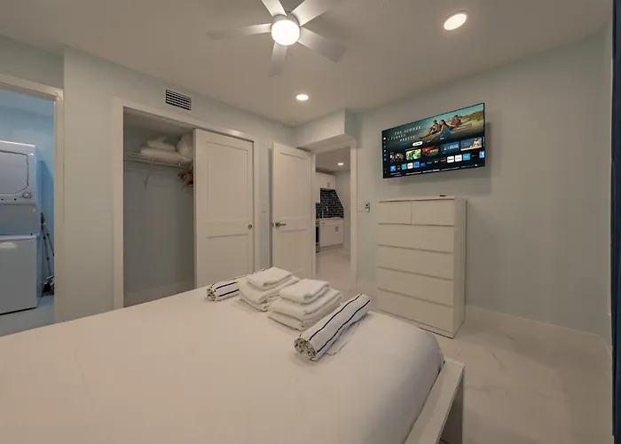 Three Tides Vacation Apartment *