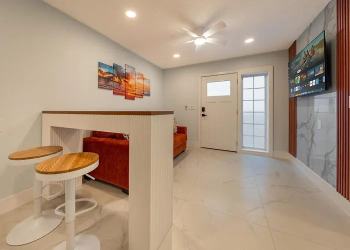 Three Tides Vacation Apartment