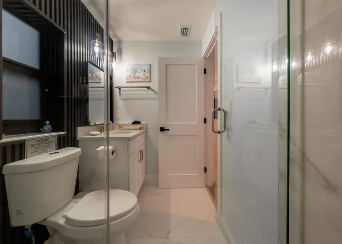 Three Tides Vacation Apartment