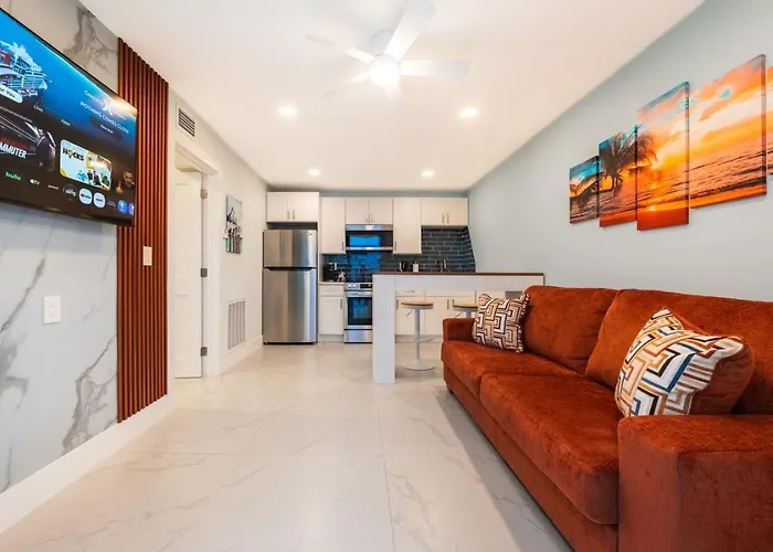Three Tides Vacation Apartment *