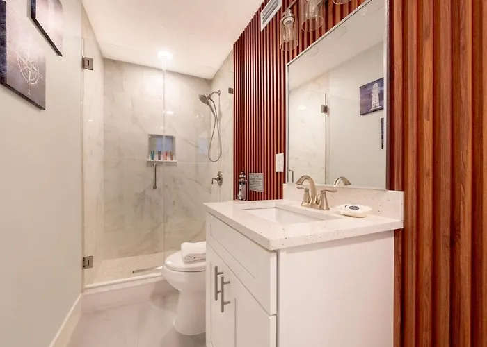 Three Tides Vacation Apartment *