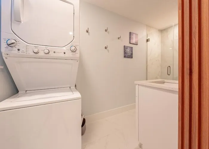 Three Tides Vacation Apartment *